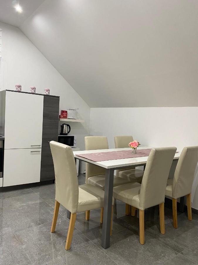 Apartma Azurre Postojna Kültér fotó